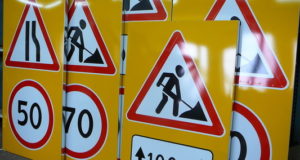 Установка дорожных знаков: зона действия, монтажные организации