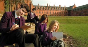 Как оформить ребенка в частную школу заграницей