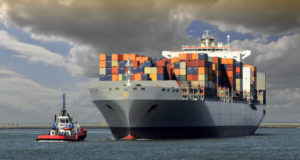 Как может производиться перевозка грузов морским транспортом