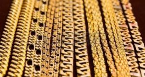 Важнейшие нюансы о продаже золота в ювелирный магазин и уличным торговцам