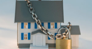 О чем должен говорить арест на квартиру