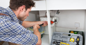Вызов сантехника — помощь в домашних делах