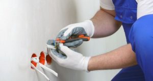 Почему так популярны услуги электрика. Электрик на дом