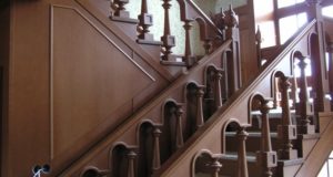 Какими должны быть поручни из дерева?