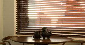 DekorLife – качественные жалюзи, ворота и рулонные шторы в ассортименте