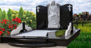 В какой компании заказать красивый памятник на могилу