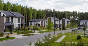 Дуплекс для загородной жизни: как оценить готовый дом и поселок